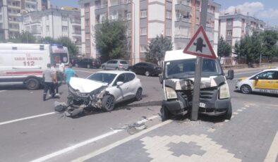 Gazilerde kaza:4 yaralı