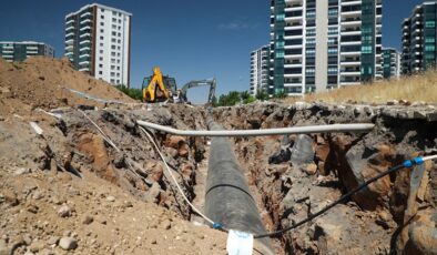 Kayapınar’da içme suyu hattı deplase edildi
