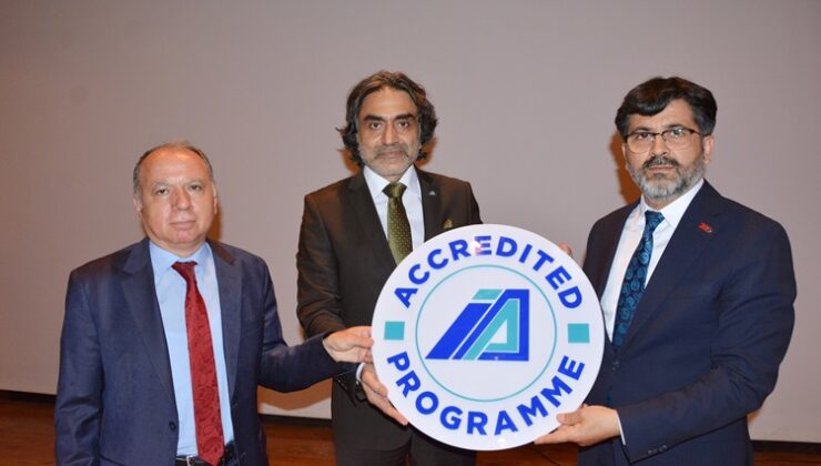 İlahiyat Fakültesine Uluslararası Akreditasyon belgesi