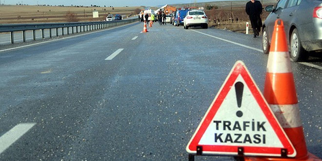 Diyarbakır’da otomobilin çarptığı 2 yaya yaralandı