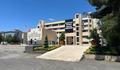 Diyarbakır’da kayyıma tepki pankartı