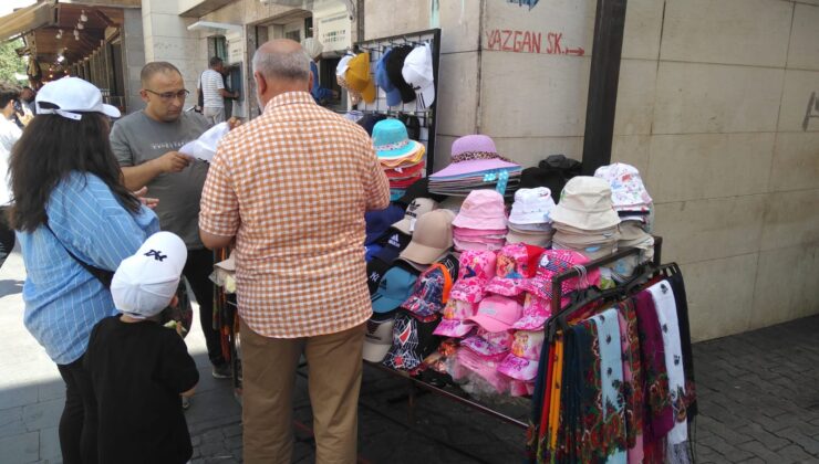 Kavurucu Güneş Şapkacılara yaradı