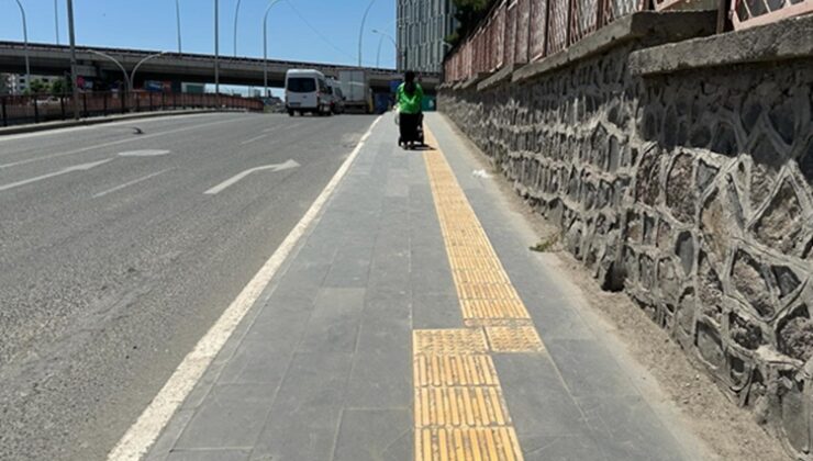Seyrantepe kavşağındaki engelli yolu şaşkınlık yaratıyor