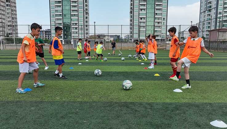 Ücretsiz Yaz Spor Okulları 2 bin 750 çocuğun katılımıyla başladı
