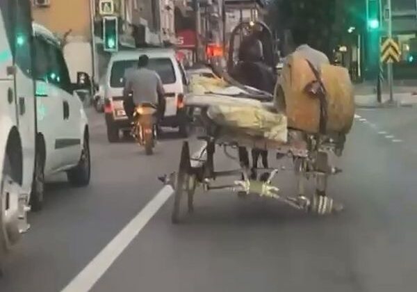 3 tekerli at arabası trafiği tehlikeye attı
