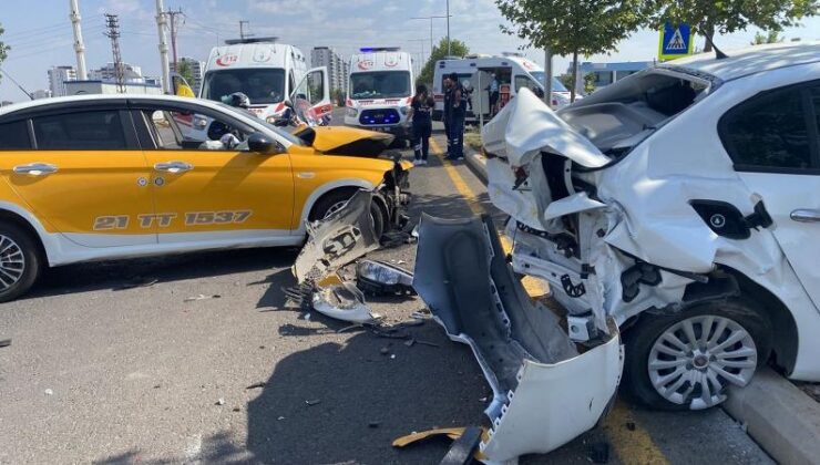 Diyarbakır’da sınava giden aile kaza yaptı: 3 yaralı