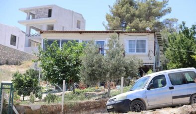 Adana’da cinayete sebep olan ev kundaklandı