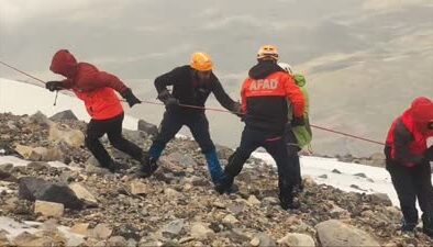 Ağrı Dağı’nda hayatını kaybeden 2 kişinin cenazeleri indiriliyor
