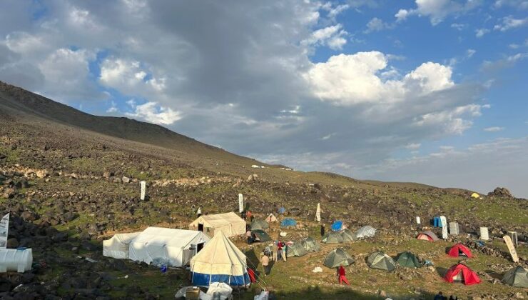 Ağrı Dağı’nda hayatını kaybeden dağcılar anıldı