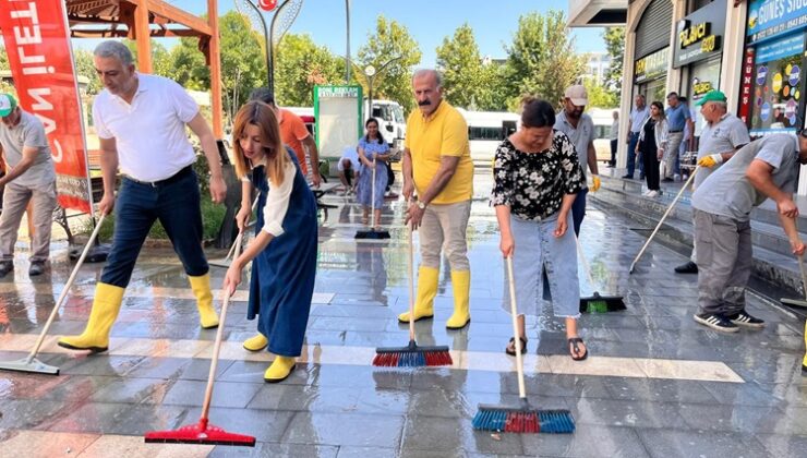 Bismil’de cadde ve sokaklar yıkanarak dezenfekte edildi