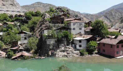 Baraj suları altında kalan köyde mahsur kalan Sebaha nine