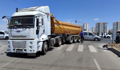 Diyarbakır’da otomobil ile tır çarpıştı