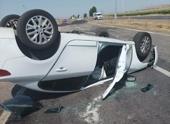 Diyarbakır’da otomobil takla attı: 5 yaralı