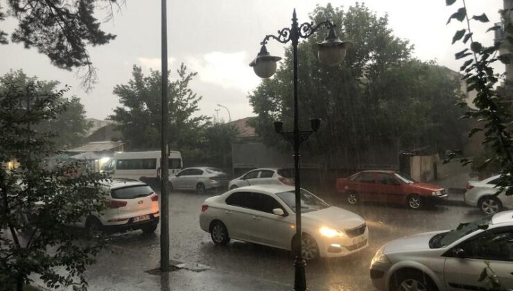 Erzincan’da sağanak yağış etkili oldu