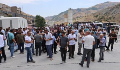 Eti krom işçileri, hakları için eylemde