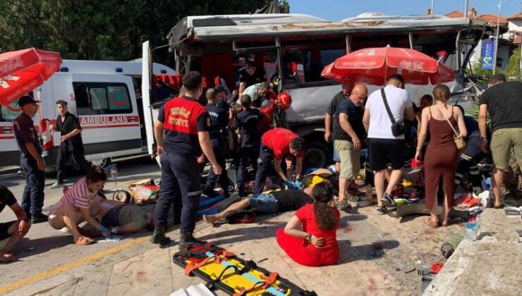 Freni boşalan tur otobüsü dehşet saçtı