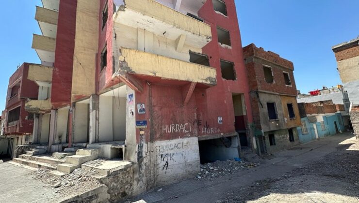 Diyarbakır’da hasarlı bina tehlikesi devam ediyor