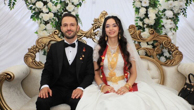 Hakkari’de görkemli düğün töreni