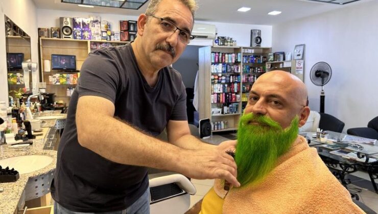 Hataylı esnaf renkli sakallarıyla dikkat çekiyor