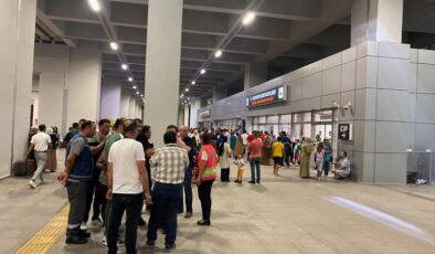 Havalimanında yürüyen merdiven kazası: 4 yaralı
