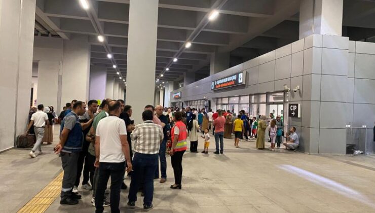 Havalimanında yürüyen merdiven kazası: 4 yaralı
