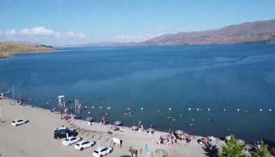 Hazar Gölü, doğu’nun serin tatil cenneti