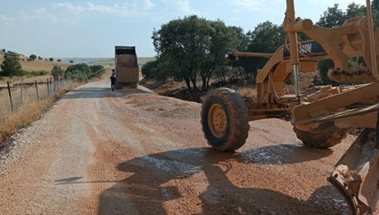 Kırsal mahallelerde yol yapım çalışmaları devam ediyor