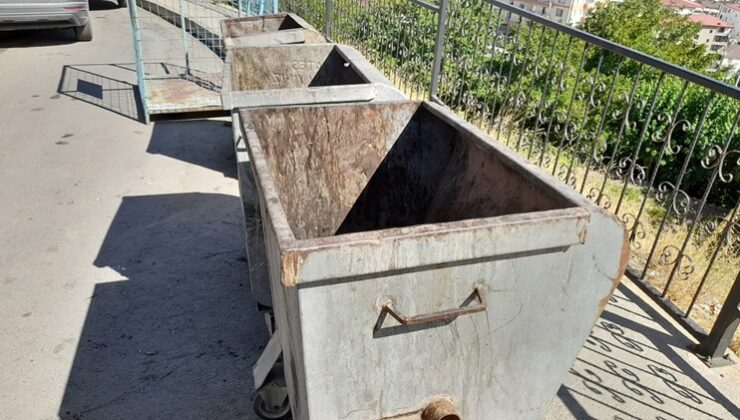 Kulp ilçesinde  vatandaşlar açık çöp konteynerlerine çözüm istiyor