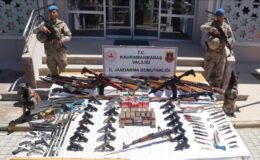 Kahramanmaraş’ta cephane dolu evlere baskın