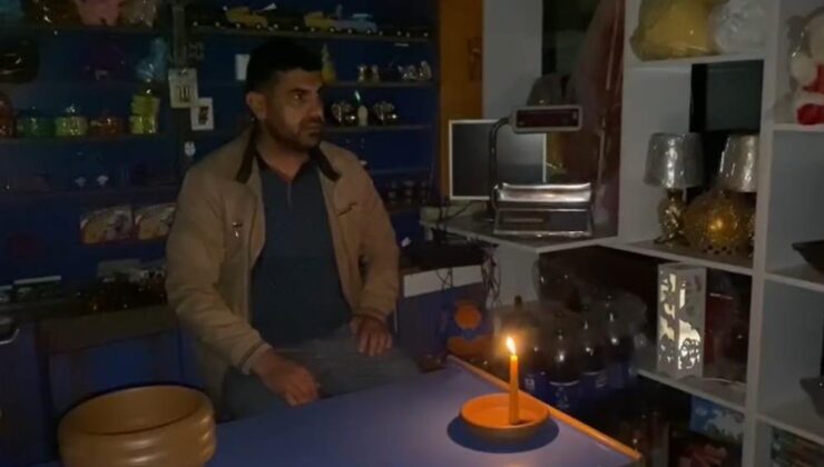 Karlıova’da mum ışığında esnaf hizmeti