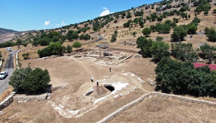 Kulp’ta bin 500 yıllık Kilise’de “amfora” ve “deniz yıldızı” fosili bulundu