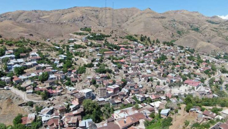 Maden ilçesi tarihi yapılarıyla göz dolduruyor