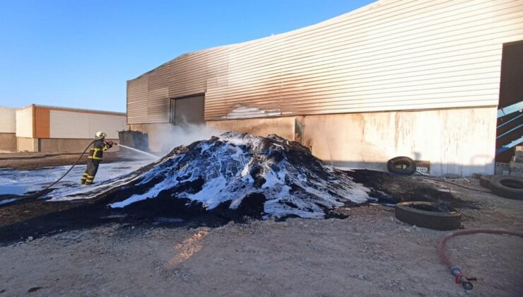 Mardin’de fabrika yangını, tonlarca madde kül oldu