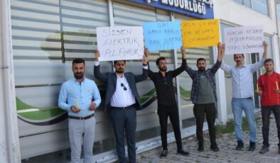 Patnos’ta enerji kesintileri protesto edildi