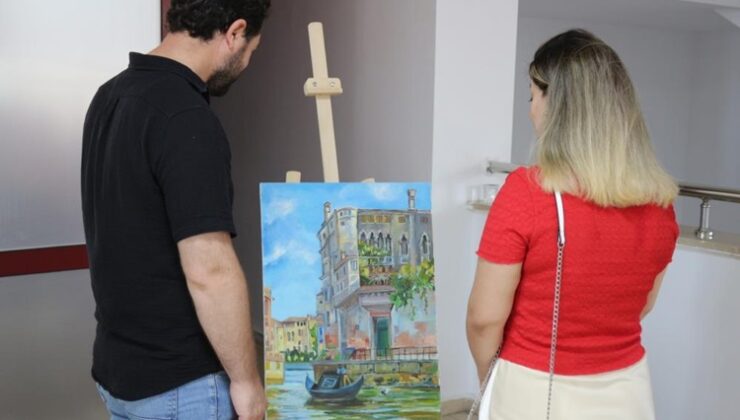 Resim tutkusunun başarısını çalıştığı hastanede sergiledi