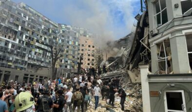 Kiev’de füze saldırısında can kaybı 20 oldu