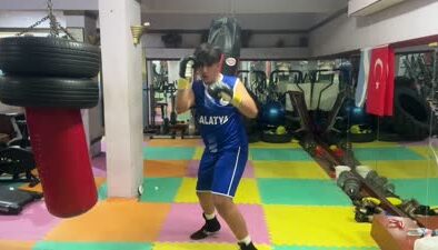 Tedavisine ara vererek katıldığı şampiyonadan madalyayla döndü