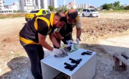 Toz deterjan paketinde 13 silah yakalattı