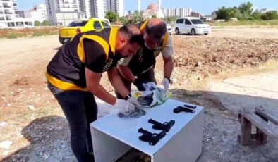 Toz deterjan paketinde 13 silah yakalattı