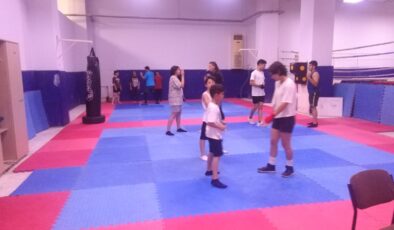 Diyarbakır’da Kick Boks Eğitimleri Devam Ediyor