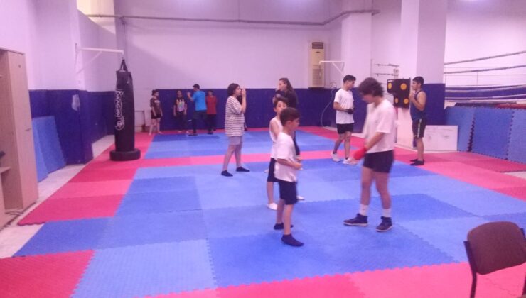 Diyarbakır’da Kick Boks Eğitimleri Devam Ediyor