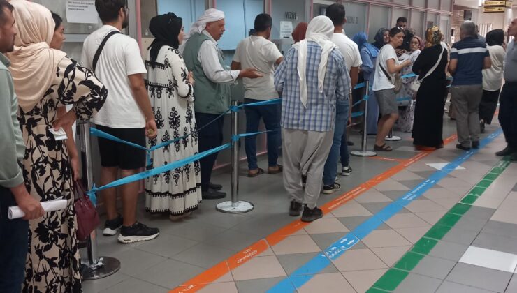 DÜ’deki Profesör ve Doçentlere Özel Fiş Kuyruğu Dikkat Çekiyor