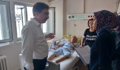 Yatan Hastalara Başhekim Sürprizi