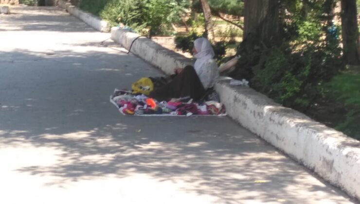 Ekmeğini El Emeği ürünlerinden çıkarıyor