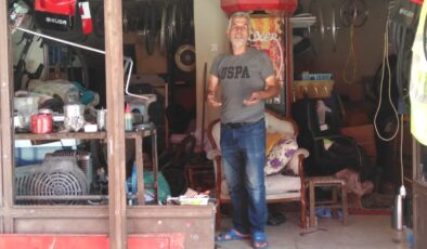 Diyarbakır’da 20 metrekarelik dükkanında eski bisikletlere hayat veren usta