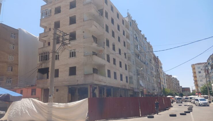 Öğretmenler caddesinde yıkım başladı cadde kısmen kapatıldı