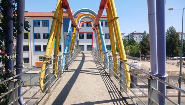 Vatandaşlar Koşuyolu üst geçidini kullanmıyorlar