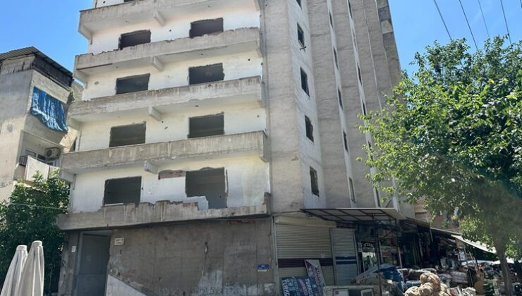 Diyarbakır’da tehlike saçan Akba Apartmanı