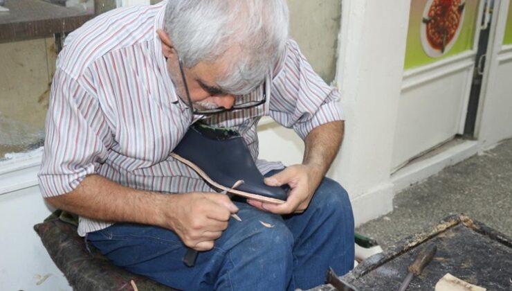 Yarım asırdır yöresel ayakkabı üretimi yapıyor