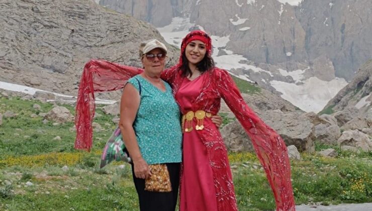 Yabancı ve yerli turistler Hakkari coğrafyasına hayran kaldı